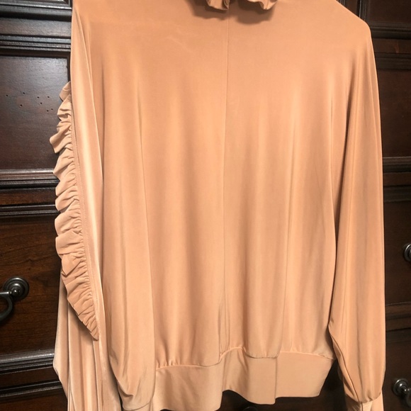 Express Ruffle Sleeve Blouse - Picture 3 of 8